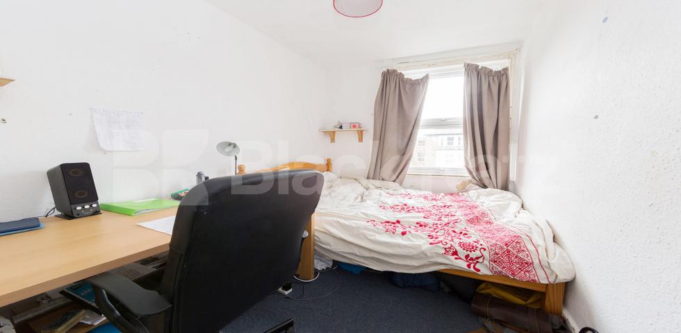 			NEW INSTRUCTION, 4 Bedroom, 1 bath, 1 reception Maisonette			 Shepherds Bush Road, Shepherds Bush/Hammersmith